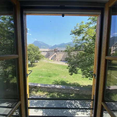 Pavillon Du Garde De La Porte D'embrun Aramon