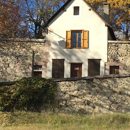 Vakantiehuis Pavillon Du Garde De La Porte D'embrun *